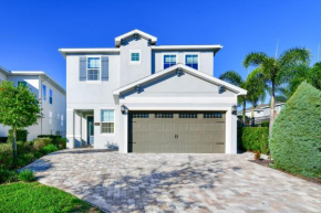 Encore Disney Villa 5 bedroom home & private pool for 12 guests 15 minutes away from all Disney Parks